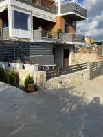 ΙΣΟΓΕΙΟ ΕΠΙΠΛΩΜΕΝΟ ΔΙΑΜΕΡΙΣΜΑ - B&B Dhirrévmata