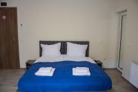 Camera Matrimoniale/Doppia con Letti Singoli con Accesso Piscina