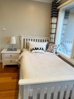 Single Room with Shared Bathroom