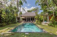 Eshara 3 our Peaceful 3BR Pool Villa close to Oberoi Beach - Ferienwohnung Seminyak