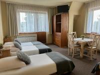 Vierbettzimmer mit privatem externen Bad