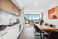 City apartment free parking cityview pool gym - B&B