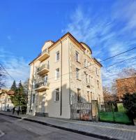 Lily's Studio 5 by Bulgarentals - Central Sofia - B&B Sofia