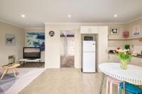 Breeza Haven - Your Home Away From Home - B&B Kingston