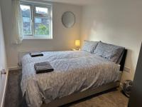 B&B Luton - Luton Home near Airport Private & Shared Bathroom Option - Bed and Breakfast Luton