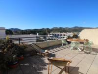 MARITIM II 2 AT.1 - Apartamento moderno, agradable y muy bien equipado situado en 1ª línea de mar - ES-228-82 - B&B Llançà