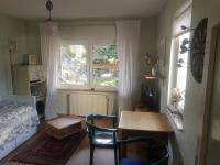 Gartenzimmer mit Straßenbahn zu Dom und Messe - B&B Colonia