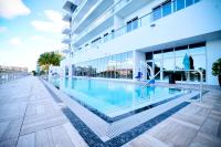 Breathtaking 35th Floor 1 BDR in Hyde Beach House - B&B