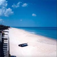 Beach Paradise Getaway - 200ft from Beach! - B&B Sebastian