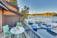 B&B Lake Arrowhead - Waterfront Lake Arrowhead Townhome with Balconies! - Bed and Breakfast Lake Arrowhead