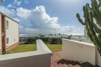 Shells And Bells Beachfront Apartment - B&B