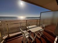 Studio face mer avec balcon, proche commerces et plage - FR-1-197-164 - Ferienwohnung