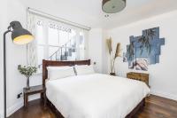 Kensington Luxurious Three Bedroom Apartment - B&B London