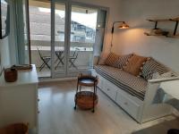 Studio rénové Seignosse, à 2 min de la plage, balcon sud, proche commerces et parc aquatique - FR-1-239-871 - B&B Seignosse