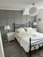 B&B Woolton - Detached House in Liverpool Suburbs - Bed and Breakfast Woolton