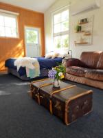 B&B Waikanae - The Old Classroom Reikorangi - Bed and Breakfast Waikanae