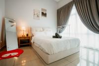 Mount Austin Muji Style 4 pax Deluxe Room by Our Stay - B&B