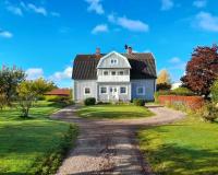 Villa Vi apartment 2 - Ferienwohnung Vimmerby
