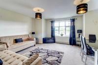 B&B Marton - The Wickets - 2 bedroom apartment overlooking cricket club - Bed and Breakfast Marton