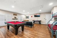 Peaceful Mountain View- Hot Tub- Pool Table- Fire Pit-Fenced Yard-Pet friendly- Pool & Pond - B&B