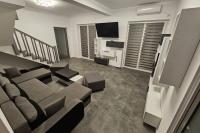 Comfy & Cozy Apartment 3 - Bed and Breakfast Rădăuți