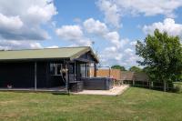 B&B Bradpole - Ash Lodge - Exclusive Lodge with Hot Tub and stunning views - Bed and Breakfast Bradpole