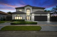 Villa Blanca 4bd Mega Home w Games BBQ and more - Bed and Breakfast Miami