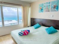 B&B Cancun - Penthouse Spectacular Ocean View Terrace 2 bdrm 2 baths Brisas Cancun Hotel Zone 4203 - Bed and Breakfast Cancun