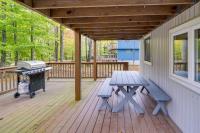 Fire Pit: Arrowhead Lake Vacation Rental! - Chambres d'hôtes Pocono Lake