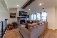 B&B Mammoth Lakes - 587- Stunning New Creekhouse Build with Spa Game Room - Bed and Breakfast Mammoth Lakes