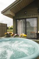 One-Bedroom House with Hot Tub