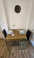 Spacious Two Bedroom Apartment in Battersea, Free Parking - B&B Londra