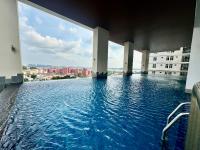 GoldenSand Seaview 6pax 2BR MUJI by Our Stay - B&B