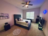 B&B Houston - NRG Stadium - 2 Bedroom 2 Bath Apartment with Amenities - Bed and Breakfast Houston