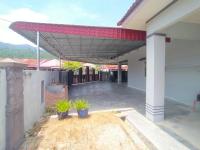 RIZQI HOMESTAY Sungai Siput with Wifi! Islamic Guest Only! - Chambres d'hôtes Kampung Rimba Panjang
