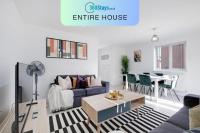 Modern 5 Bedroom 3 Bathroom Serviced House Aylesbury with Parking By 360Stays - B&B Aylesbury