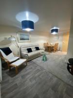 B&B Liverpool - Lovely 2 bed apartment in Crosby - Bed and Breakfast Liverpool