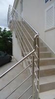 Appartamento Comfort con 2 Camere da Letto, Balcone e Vista Mare