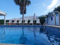 Villa Uranos- Less than 5-Min Walk to Kalivaki Beach - Chambres d’hôtes Georgioupolis