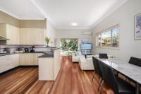 B&B Sydney - Eastwood Central, Walk to Station & Shops, Drive to Olympic - Bed and Breakfast Sydney