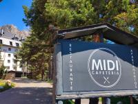 Apartamentos Midi 3000 - Bed and Breakfast