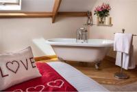 Trefaen Cottage - Bed and Breakfast