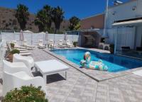 Villa Fantasia- Less than 5-Min Walk to Kalivaki Beach - B&B