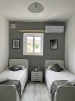 B&B Msida - F3-3 Room 2 single beds shared bathroom - Bed and Breakfast Msida