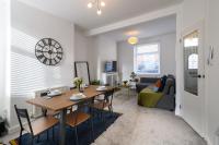 Asher Suite - Cozy 2BR Home with Parking & WIFI - B&B Barry