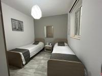 B&B Imsida - F7-2 Bedroom two single beds shared bathroom in shared Flat - Bed and Breakfast Imsida