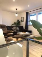 B&B Eppelborn - Modernes 2,5 Zimmer Apartment in Eppelborn, privater Eingang, eigener Parkplatz und Terrasse, Deine Ferienwohnung in Eppelborn mitten im Herzen des Saarlandes - Bed and Breakfast Eppelborn