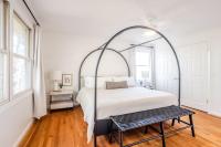 Private, Serene Mt Lookout 5B Retreat with Garage, EV Charging - B&B