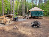 Rufus III Yurt on the river - B&B