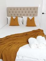 Stunning Queen Room 1Min Walk to Station with 55 Inch TV - B&B Sydney